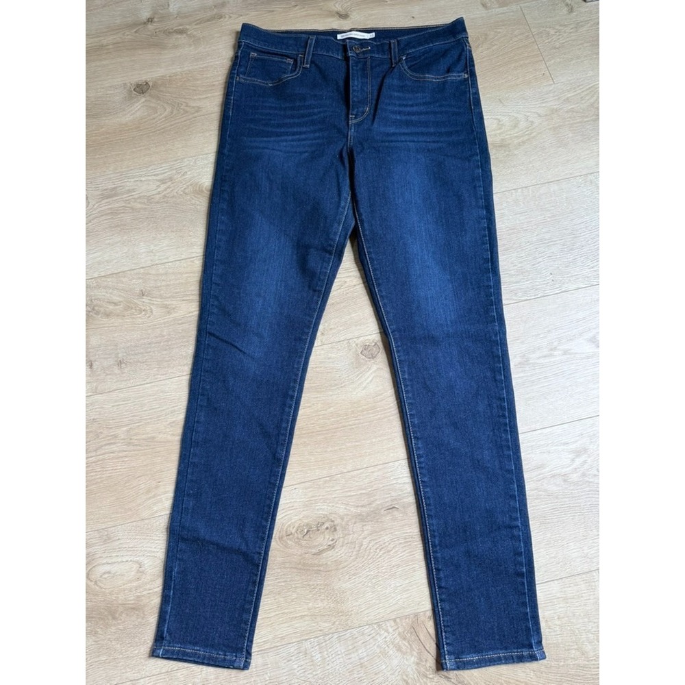 EUC Womens Levi's 720 High Rise Super Skinny Jeans Stretch size 31x30 (31x29.5)